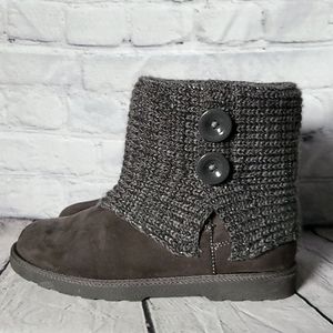 MakaluWomens Grey Knit Top Short Boot Sz 8